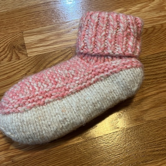 Anthropologie / Lemon Movie Night Slippers - M/L NWT - Picture 9 of 17